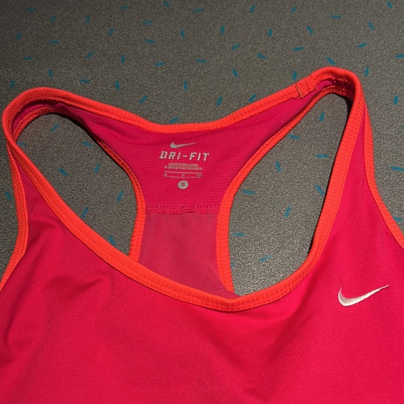 Nike Tank - Picture 2 of 4